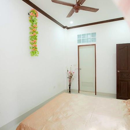 New Era Guesthouse Пхукет Экстерьер фото